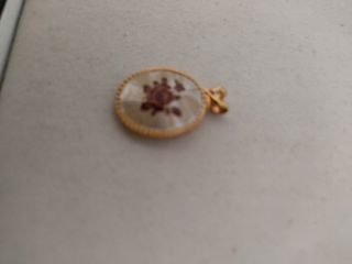 Colgante antiguo oro y nácar