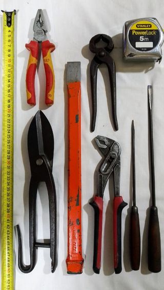 HERRAMIENTAS ANTIGUAS