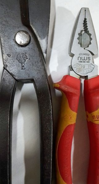 HERRAMIENTAS ANTIGUAS