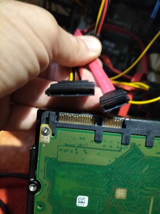 2 discos duros serial ata toshiba  2TB