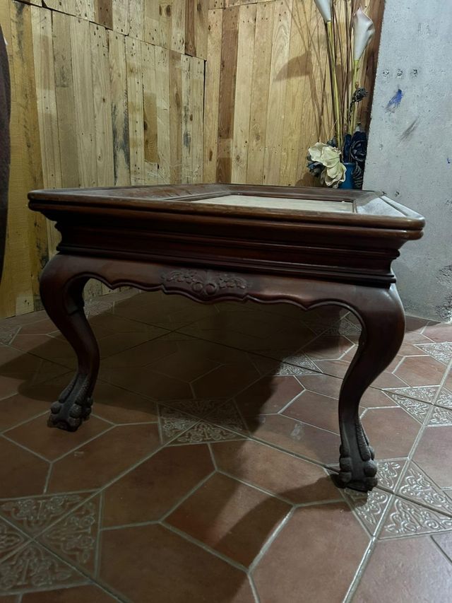 Mesa de centro antigua.