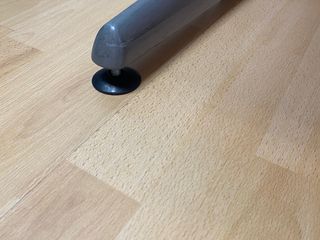 tavolo ufficio e cassettiera in legno con ruote