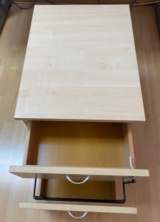 tavolo ufficio e cassettiera in legno con ruote