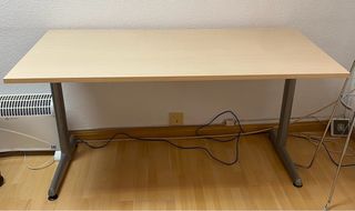 tavolo ufficio e cassettiera in legno con ruote