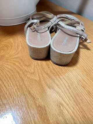 Sandalia baja con Piedras