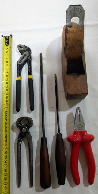 HERRAMIENTAS ANTIGUAS