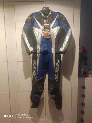 (NUEVO) Mono SUOMY  2 Piezas. Talla M