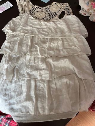 Top volante + regalos 