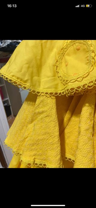 Traje de flamenca amarillo