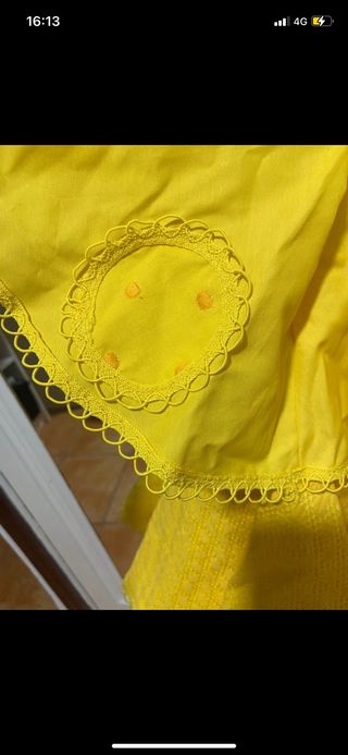 Traje de flamenca amarillo