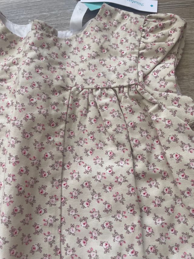 Dos vestidos bebé 6 meses ESTRENAR