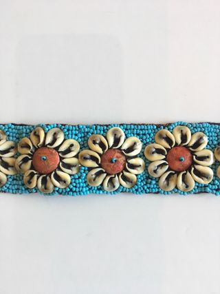 Cinturón abalorios y caracolas