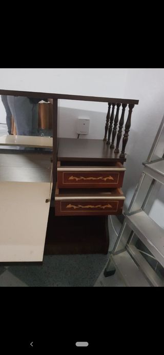 mueble clásico para televisor