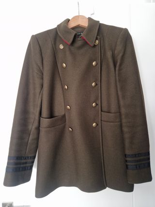 Chaquetón tipo militar talla L Zara Woman