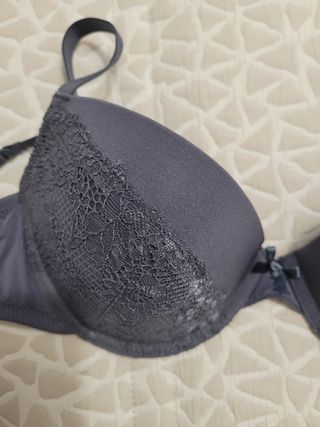 Lote de 2 sujetadores. Talla: 80B