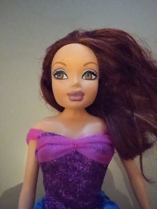 Muñeca Fiesta