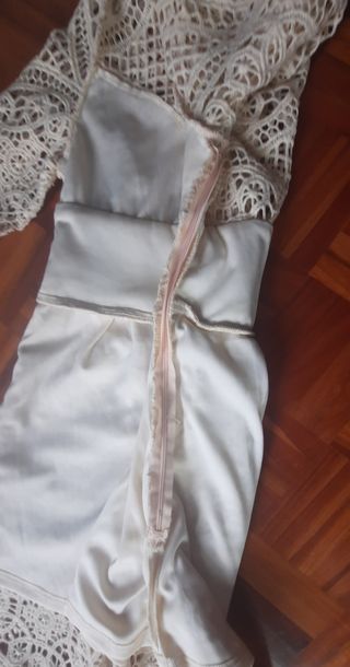 Vestido elegante calado.