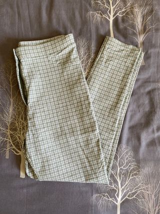 Pantalón cuadros. Zara. XL