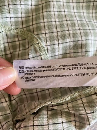 Pantalón cuadros. Zara. XL