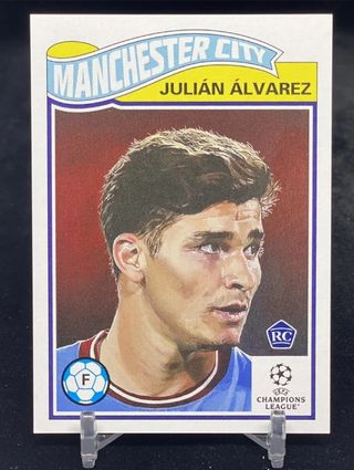 Julián Álvarez Rookie Topps Living set 
