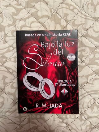 Bajo la luz del silencio