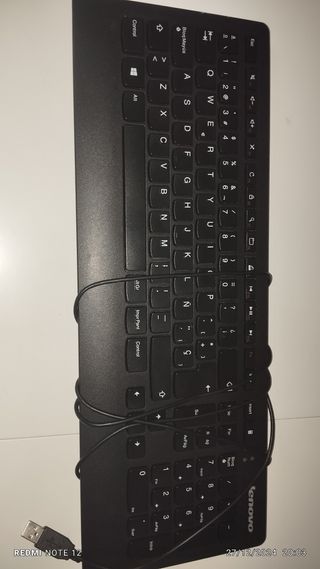 Teclado para pc da lenovo em muito bom estado. E a