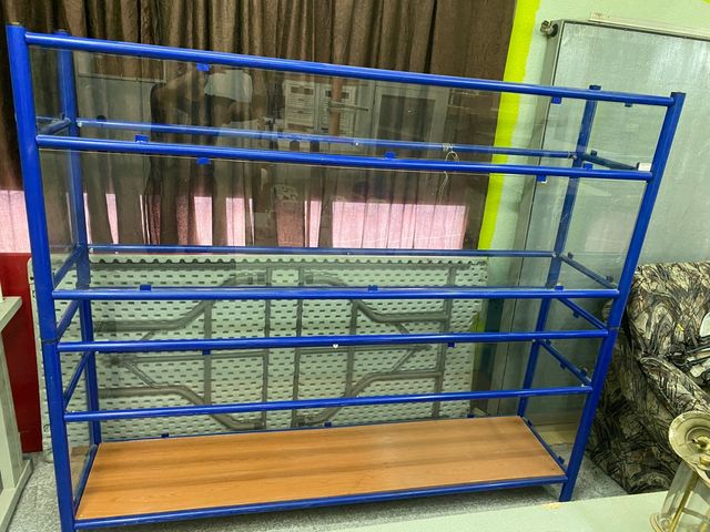 Vitrinas y estanterías