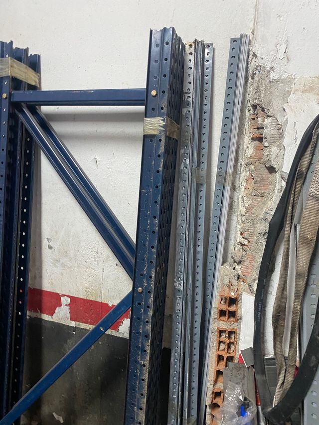 Vitrinas y estanterías