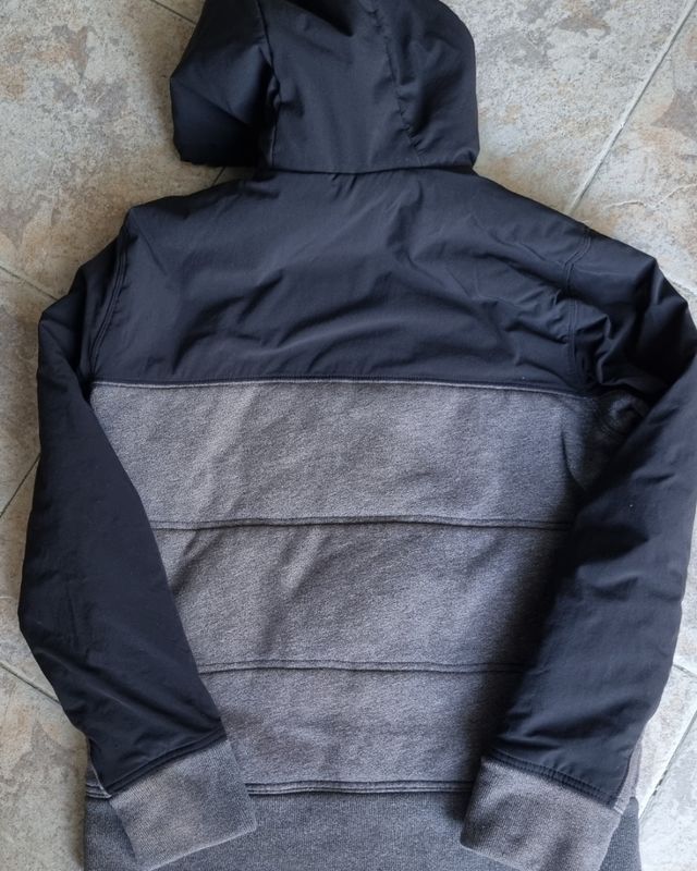 Chaqueta Hollister (original)