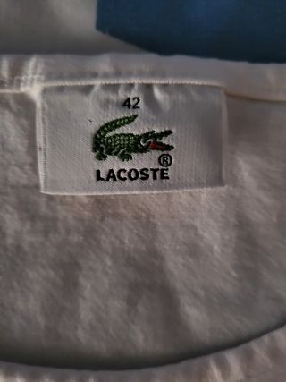 Camiseta de Lacoste. Talla 42