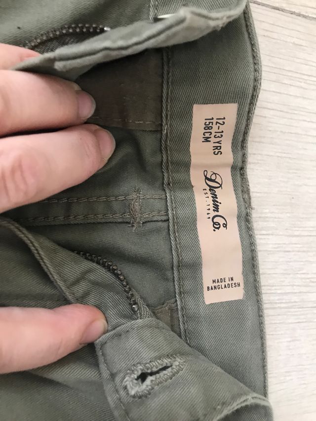 Bermudas tono caqui 12-13 años chico