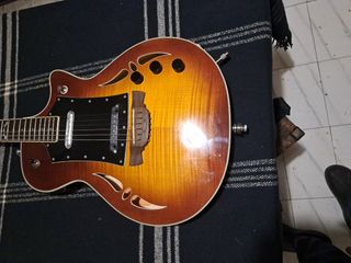 Guitarra Crafter.  350€ Se retira el 25 Enero