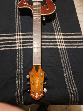 Guitarra Crafter.  350€ Se retira el 25 Enero