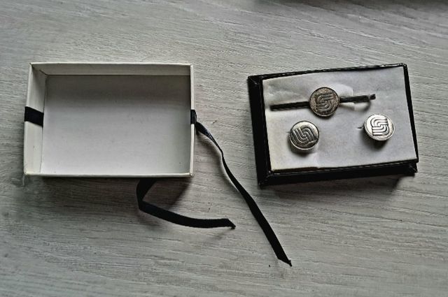 Antigua colección de joyas piloto de Iberia