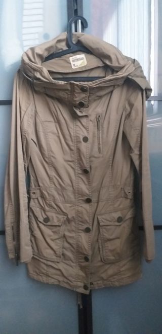 Parka verde de Bershka 