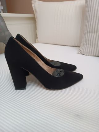 Zapatos 38 negro salón en piel 