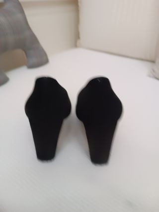 Zapatos 38 negro salón en piel 