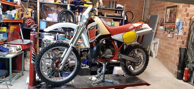 moto ktm 250 gs ,89