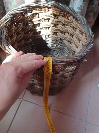 cesto de mimbre decoración