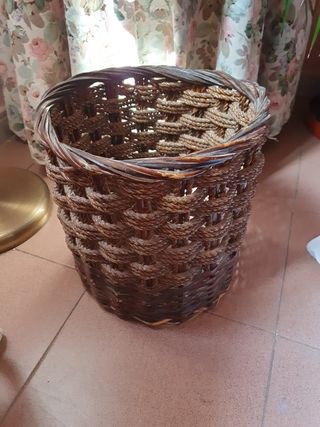 cesto de mimbre decoración