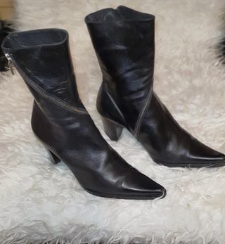 Botines piel estilo cowboy, de Pedro Miralles.