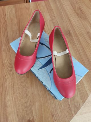 Zapato de flamenco básico rojos