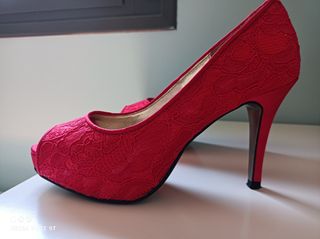 Zapatos rojos con tacón 37