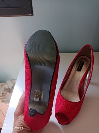 Zapatos rojos con tacón 37