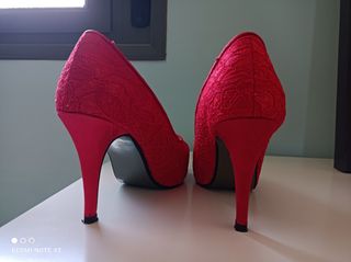 Zapatos rojos con tacón 37