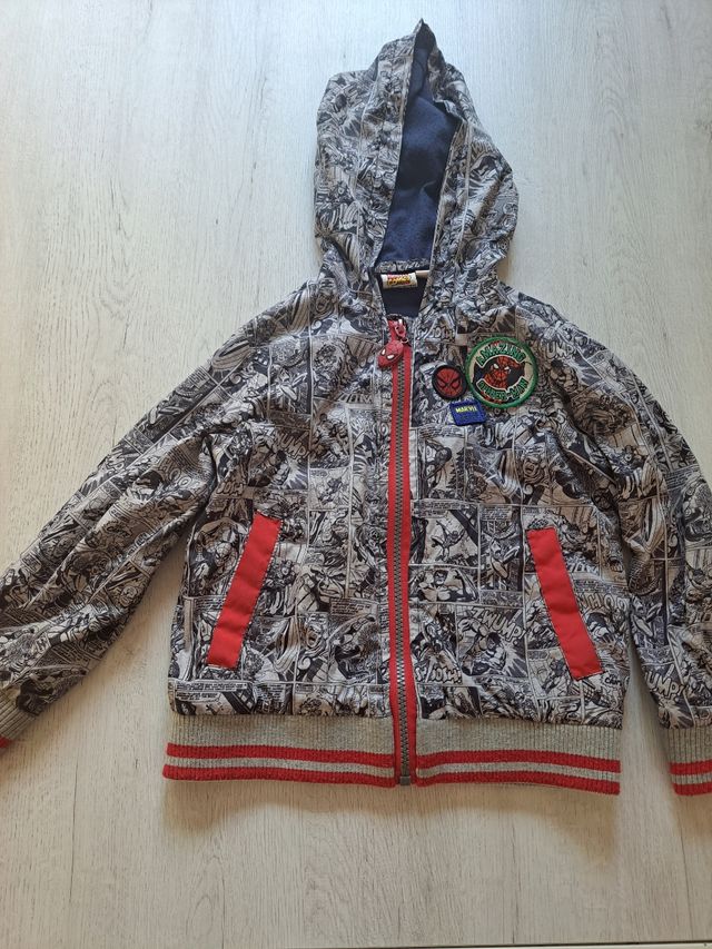 CHAQUETA MARVEL TALLA 4-5 AÑOS