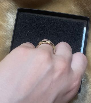 Anillo con piedras de oro 18kilates