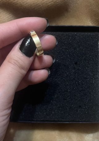 Anillo con piedras de oro 18kilates