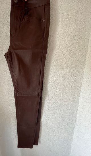 Pantalón cuero marrón 