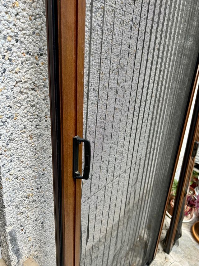 Zanzariere per porte in alluminio plissettato a 2 unità